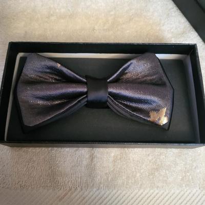 MARK JACOBS SUNGLASSES AND BARABAS BOW TIES