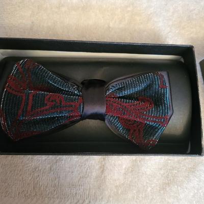 MARK JACOBS SUNGLASSES AND BARABAS BOW TIES
