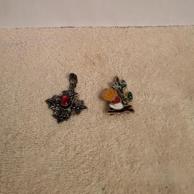 1 STERLING PENDANT AND 1 STERLING BROOCH/PIN