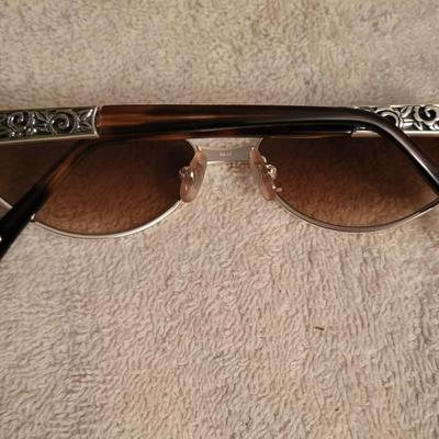 2 PAIRS OF BRIGHTON SUNGLASSES