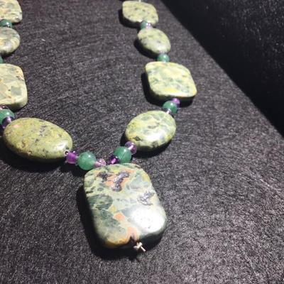 Green jasper type vintage statement necklace