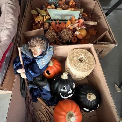 2 boxes fall decorations