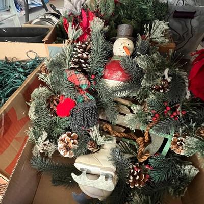 Christmas decorations/wreath