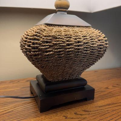 Woven Table Lamp w/ Wooden Base (LR-DZ)