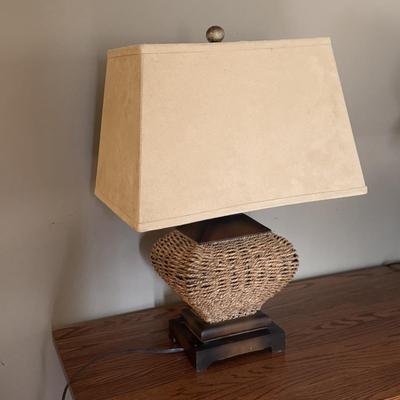Woven Table Lamp w/ Wooden Base (LR-DZ)