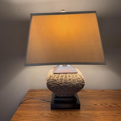 Woven Table Lamp w/ Wooden Base (LR-DZ)