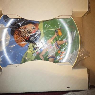 Torchbearer Red skelton plate