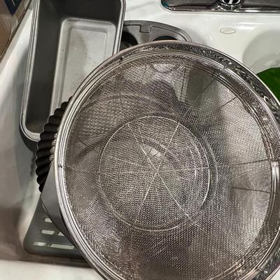Baking pans and Strainers