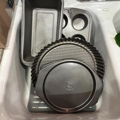 Baking pans and Strainers