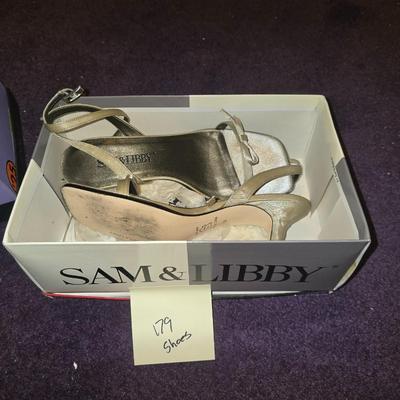 Shoes Gold low heels