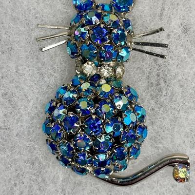 Signed Warner Cat Rhinestone pin