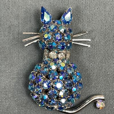 Signed Warner Cat Rhinestone pin