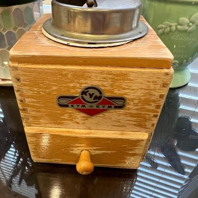 2 Plants and grinder