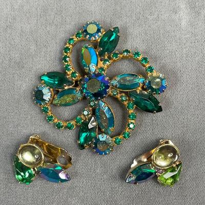 Green rhinestone pin and earrings