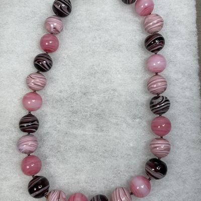 Chunky Signed swirled marble beaded necklace