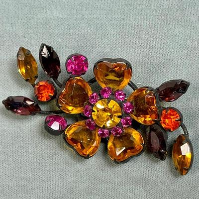 Vintage Rhinestone pin Japanned metal