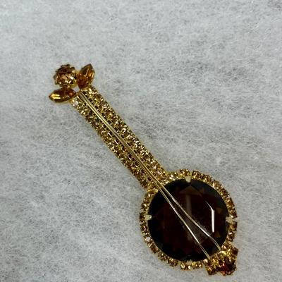 Signed Alice Caviness banjo rhinestone pin