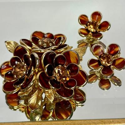 Lovely glass floral pin, and earrings set