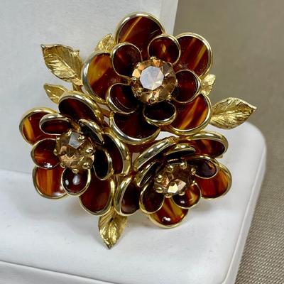 Lovely glass floral pin, and earrings set