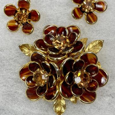Lovely glass floral pin, and earrings set