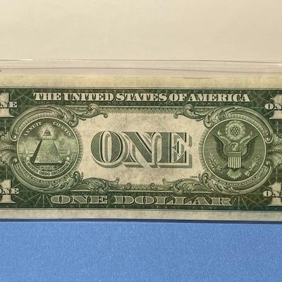 Series 1935-A $1.00 Silver Certificate Uncirculated Condition Serial #B92281048C as Pictured. FREE DOMESTIC SHIPPING.