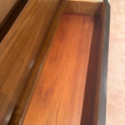 Mid-Century 5 drawer dresser