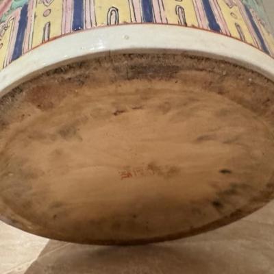 Large Chinese Vase 1/2