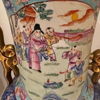 Large Chinese Vase 2/2