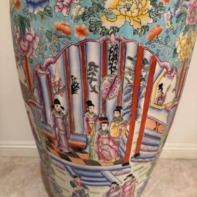 Large Chinese Vase 2/2