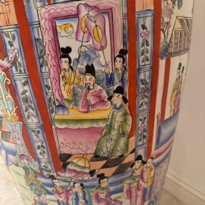 Large Chinese Vase 2/2