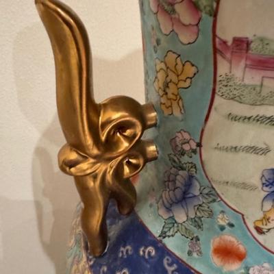 Large Chinese Vase 2/2