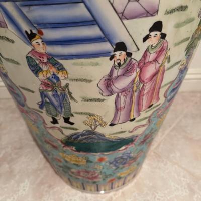 Large Chinese Vase 2/2