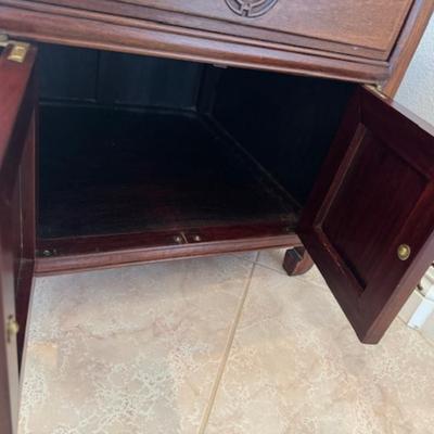 2 End Cabinets or Night Stands