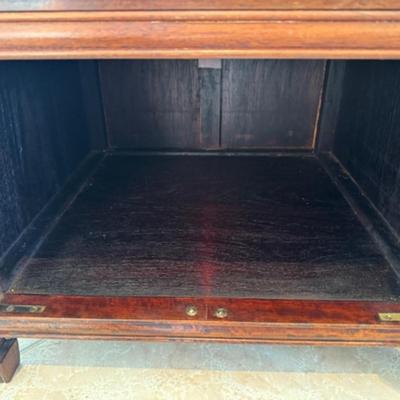 2 End Cabinets or Night Stands