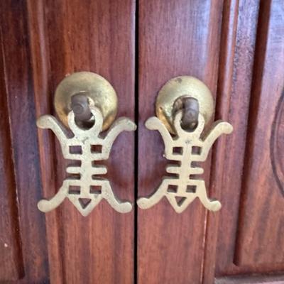 2 End Cabinets or Night Stands