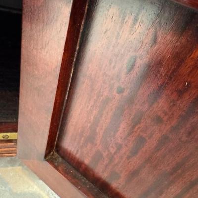 2 End Cabinets or Night Stands