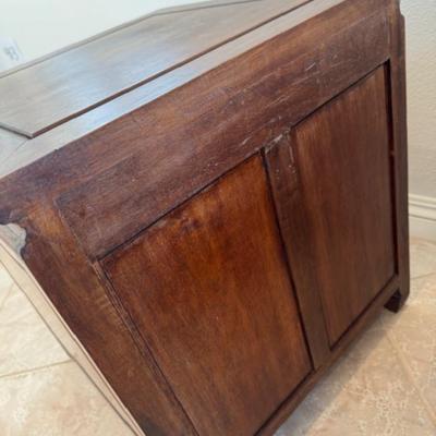 2 End Cabinets or Night Stands