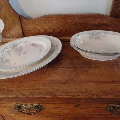 Warwick 'Silver Poppy' China- Approx 65 Pieces