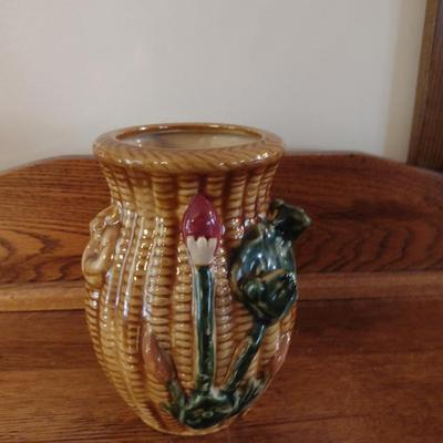 Frog and Lilly Basket Weave Ceramic Vase- Approx 7" Tall