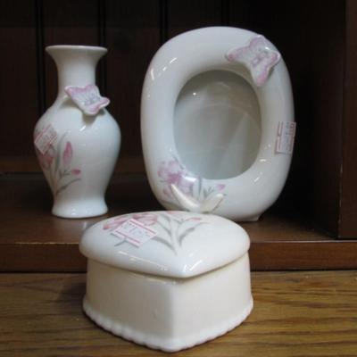 Vintage Porcelain Raised Butterfly With Lily Frame Trinket Box & Vase