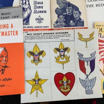 Large Lot of Vintage Scouting & Patriotism Manuals