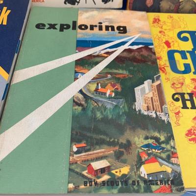 Large Lot - Vintage Scouting Manuals Webelo Cub Scouts Den Chiefs