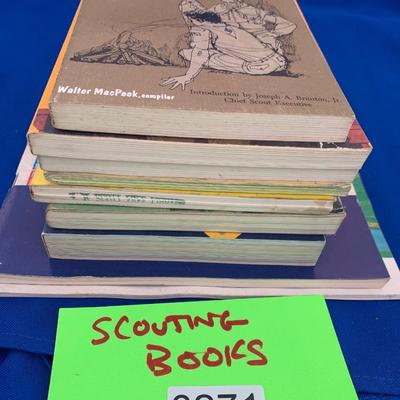 Large Lot - Vintage Scouting Manuals Webelo Cub Scouts Den Chiefs