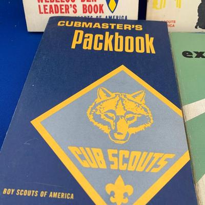 Large Lot - Vintage Scouting Manuals Webelo Cub Scouts Den Chiefs