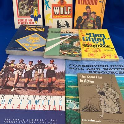 Large Lot - Vintage Scouting Manuals Webelo Cub Scouts Den Chiefs