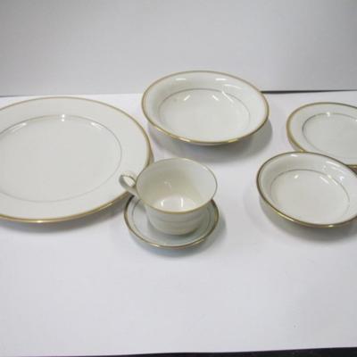 28 Pieces Of Noritake Ivory China Japan Linton Pattern