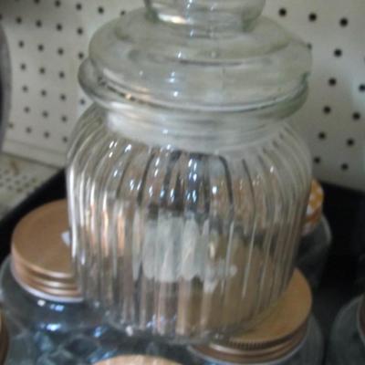 8 - Lattice Pattern Glass Jar With Metal Lids