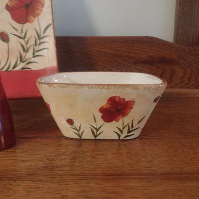 Pier One 'Poppies' Dinnerware- 18 Pieces