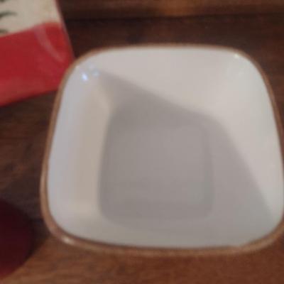 Pier One 'Poppies' Dinnerware- 18 Pieces