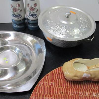 NASCO Italy Hammered Aluminum Casserole Holder Bella Casa By Ganz Mortar & Pestle